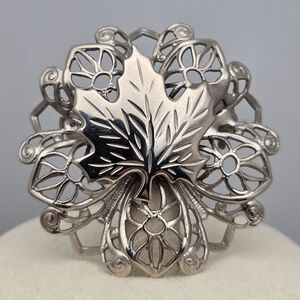 Maple Leaf Brooch 🍁Canada Pride🍁  Vintage Style Silver Tone Pin